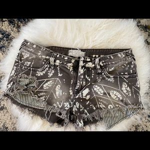 Free people acid wash shorts!